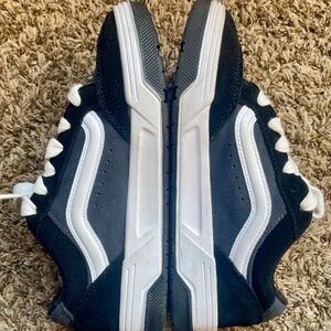 Vans Hylane Sneakers ~ Men's Size 7